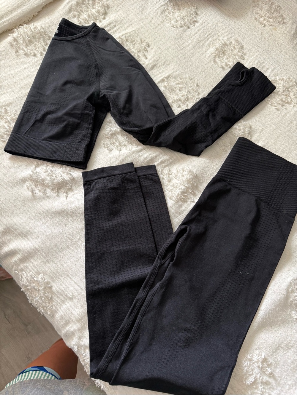 Seamless Black Active Set - Top & Leggings